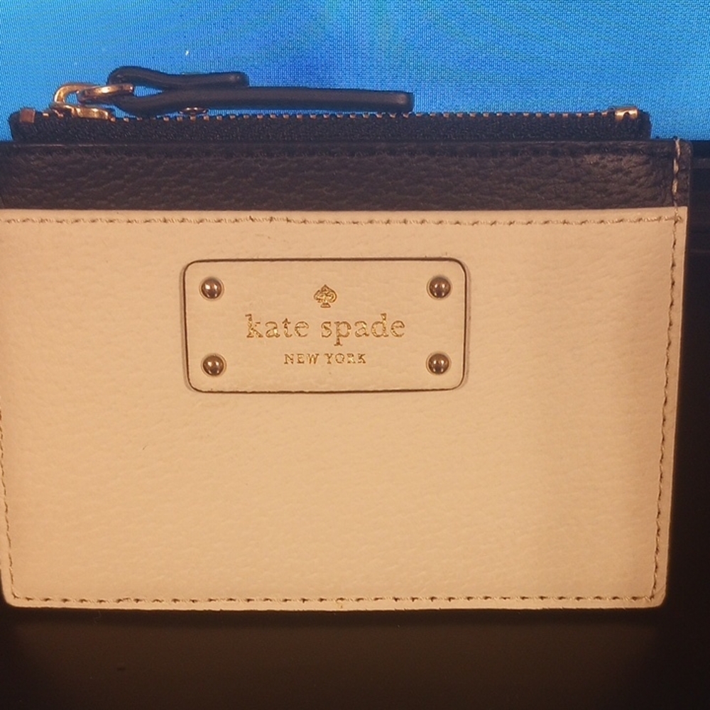 Kate Spade Ivory and Black Coin/Card Purse Wallet ..New Without Tags - Picture 2 of 3
